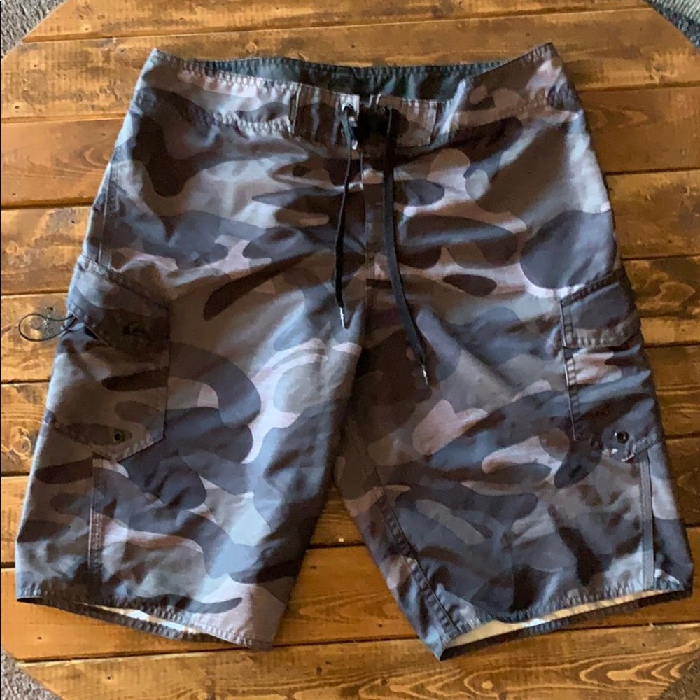 Quicksilver Camo Board Shorts 33 Waist